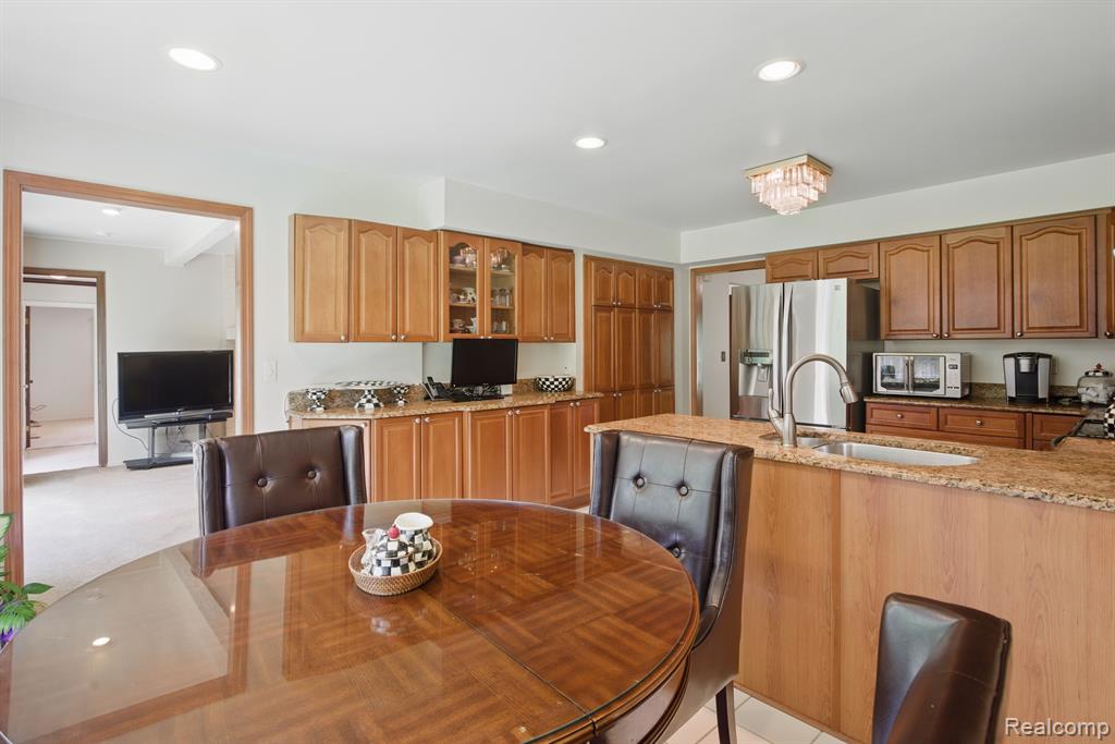 5389 Vincennes Drive, Bloomfield Hills, MI 48302 — Photo 36