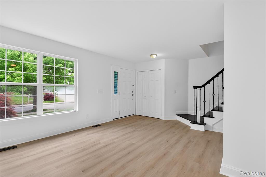 3457 ASHBURNAM, Ann Arbor, MI 48105 — Photo 11