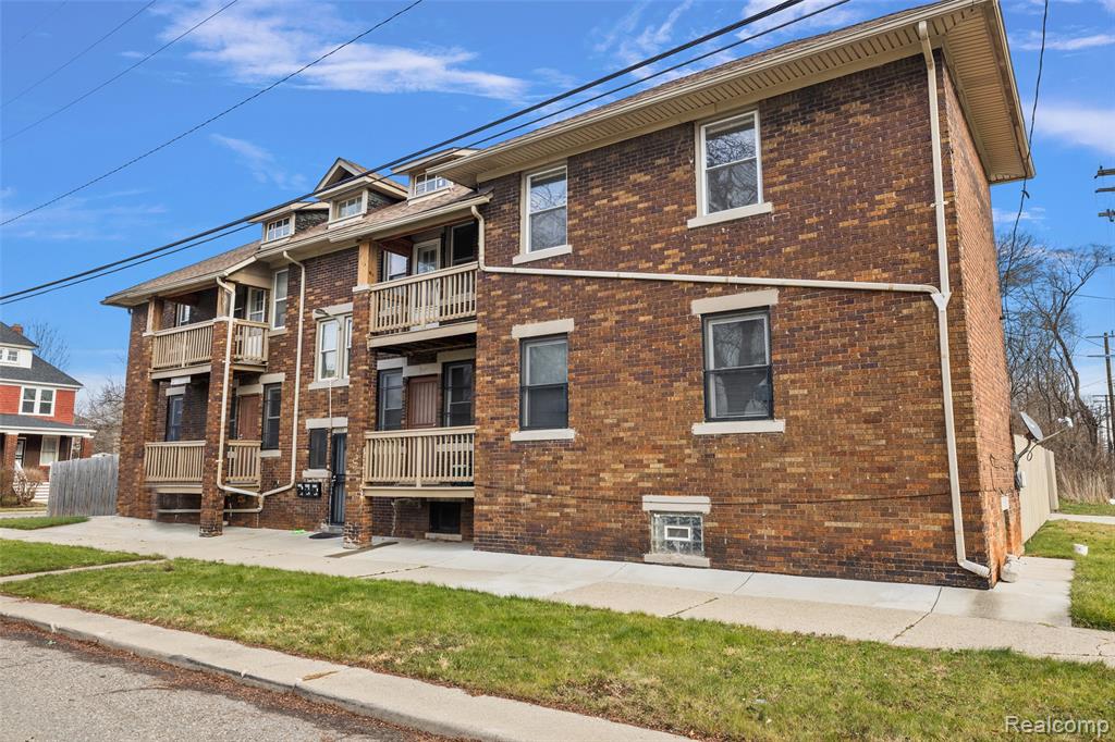8528 Woodrow Wilson Street, Detroit, MI 48206 — Photo 2