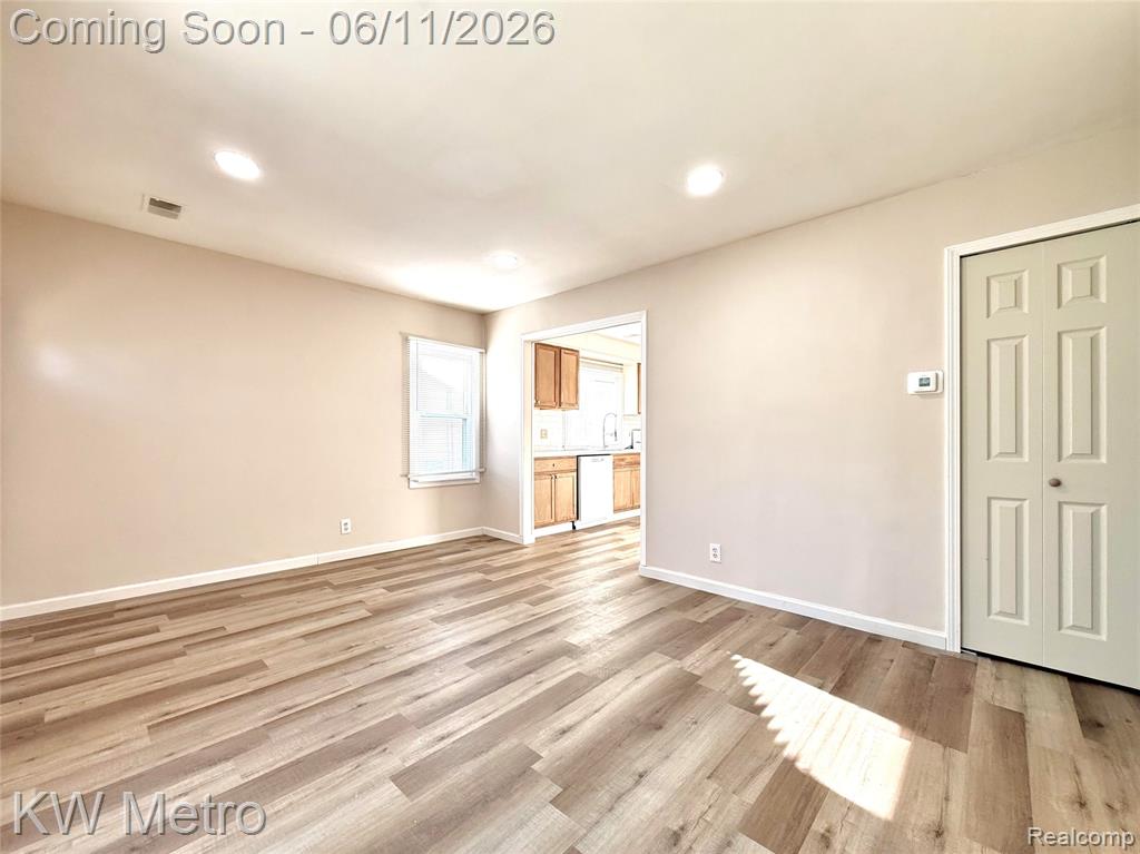 53 E Brickley Avenue, Hazel Park, MI 48030 — Photo 7