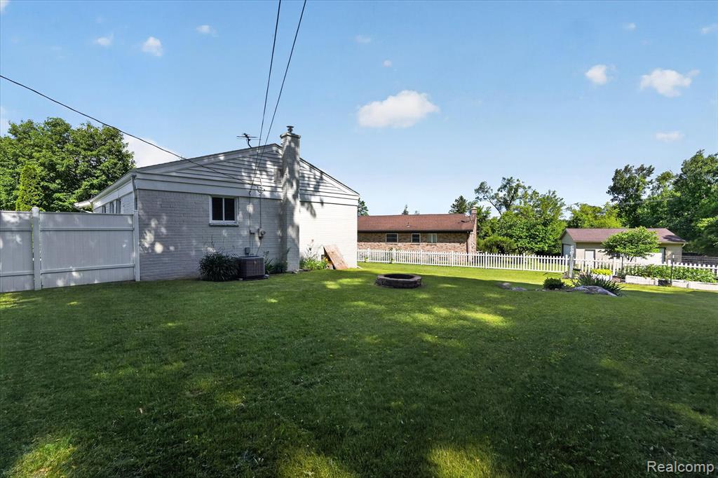 852 Manor Drive, Milford, MI 48381 — Photo 34