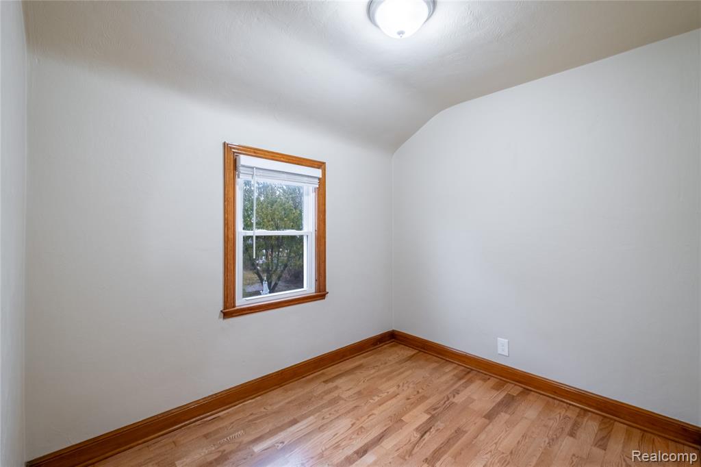 7582 Miller Road, Swartz Creek, MI 48473 — Photo 17