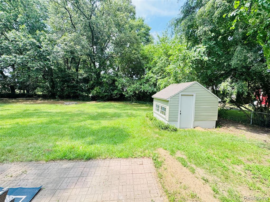 4880 Forest Avenue, Waterford, MI 48328 — Photo 24