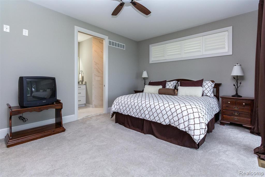 302 Tanview Drive, Oxford, MI, 48371