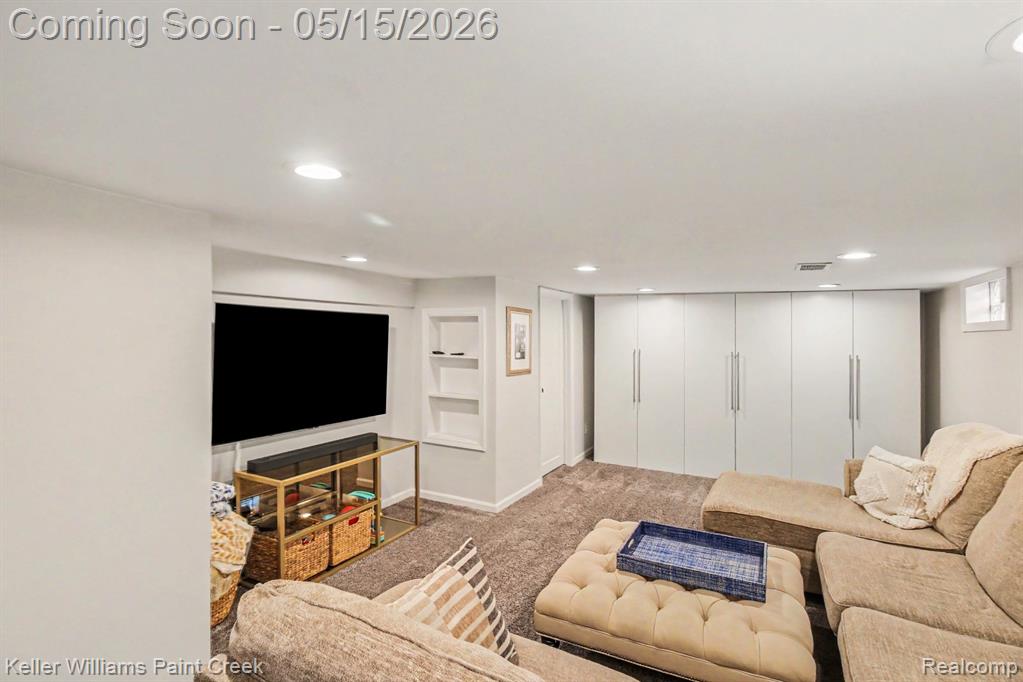 425 Cabinet Street, Milford, MI 48381 — Photo 12