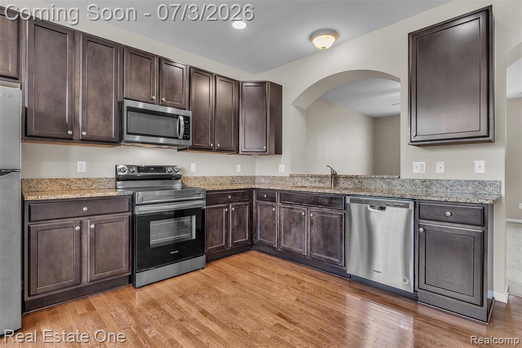 44656 Ellery Lane, Novi, MI 48377 — Photo 16