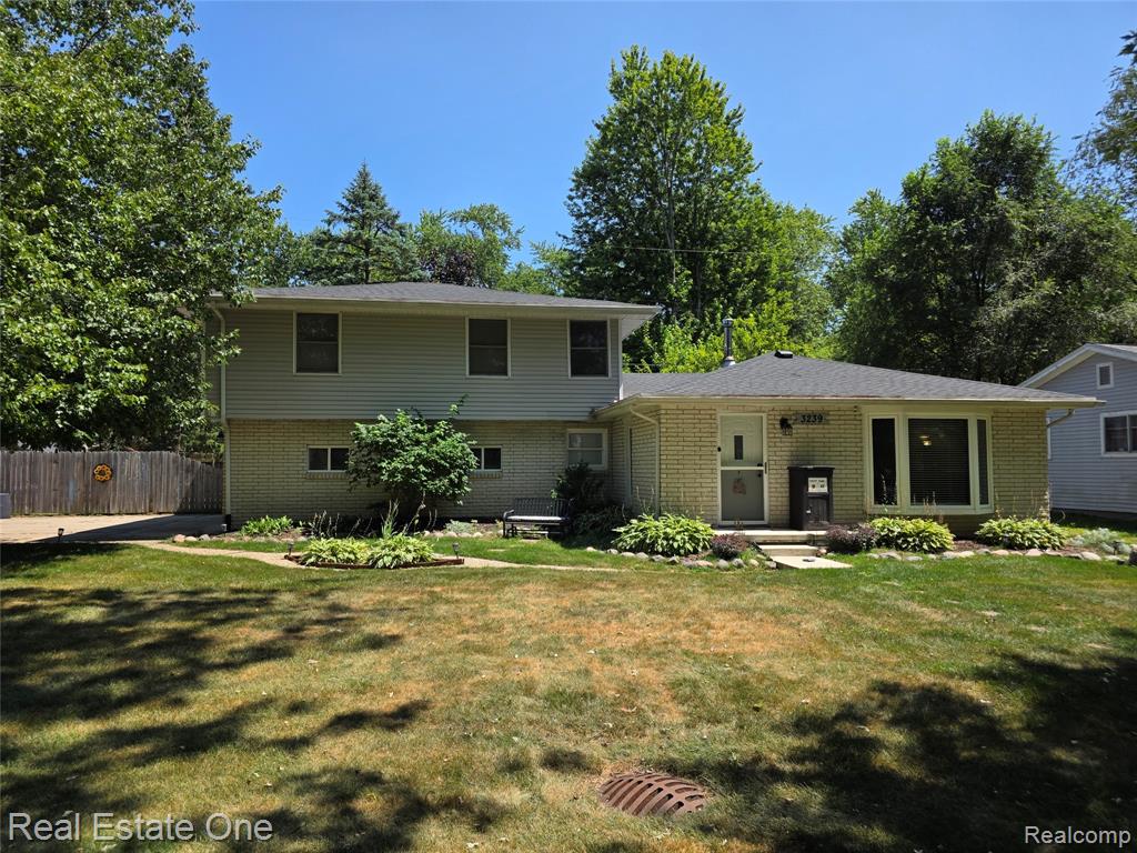 3239 Fox Boulevard, Commerce Twp, MI 48382