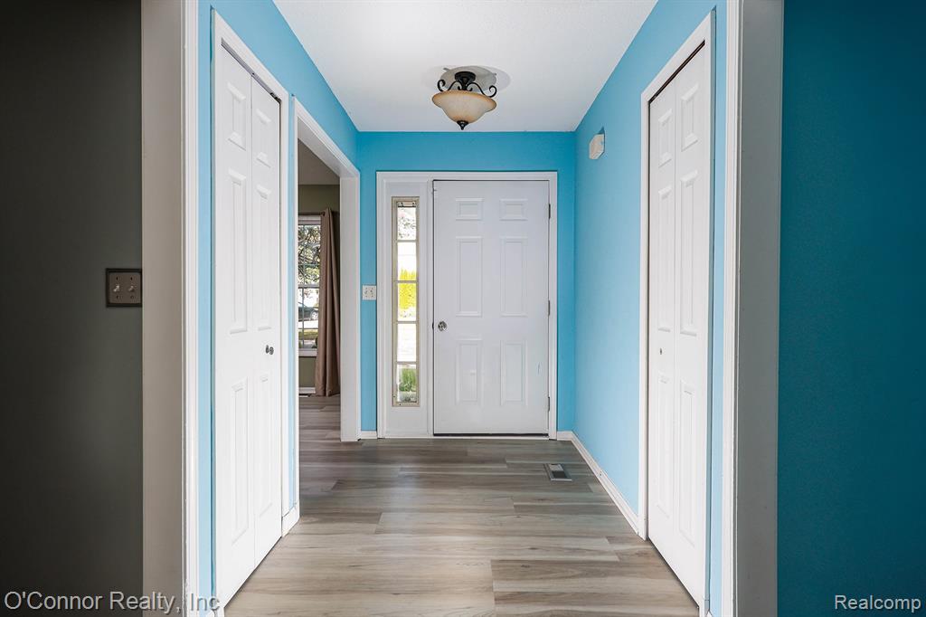 955 Covington, Marysville, MI 48040 — Photo 4