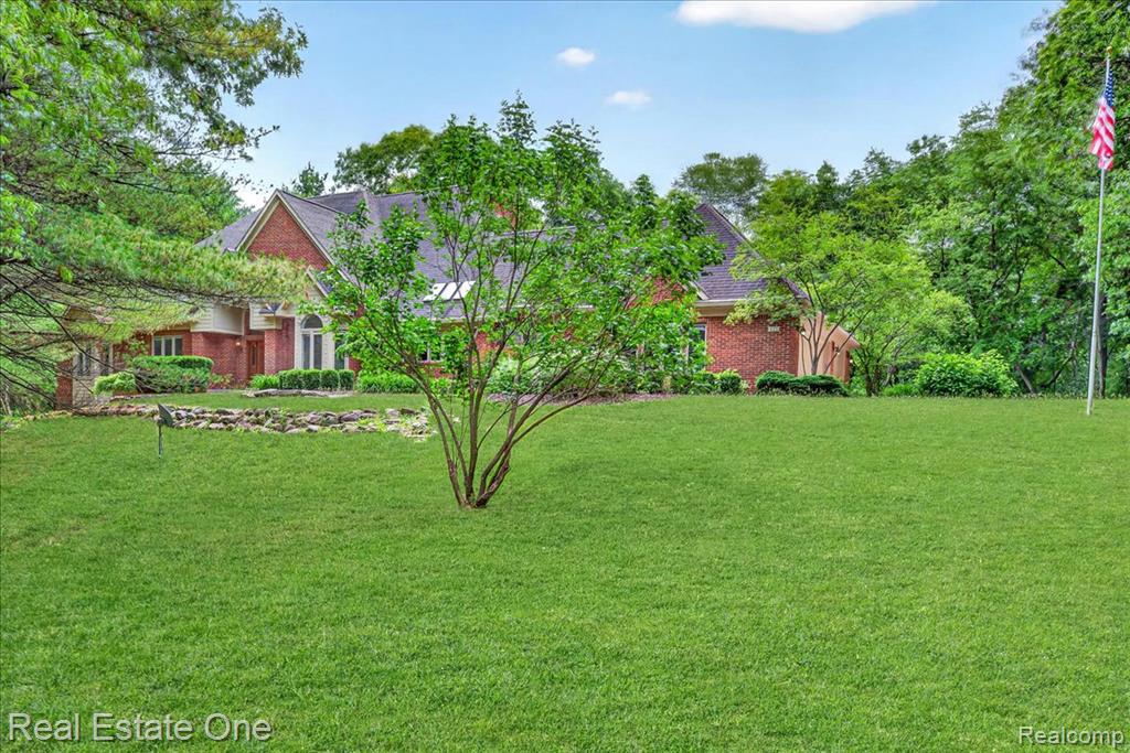 425 Courtney Road, Leonard, MI 48367 — Photo 66