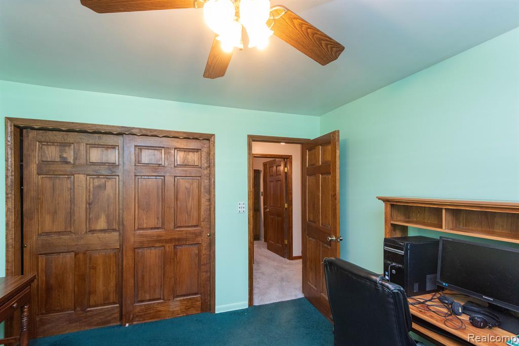 6226 GOLFVIEW Drive, Burton, MI 48509 — Photo 65