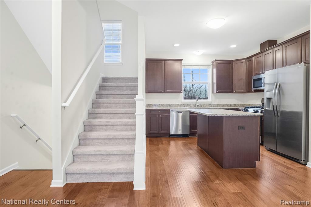3127 Chambers W, Wixom, MI 48393 — Photo 19
