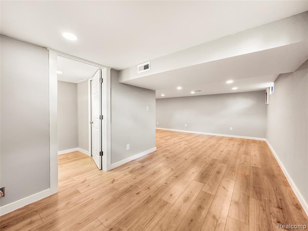 5552 Liberty Bell Road, Grand Blanc, MI 48439 — Photo 23