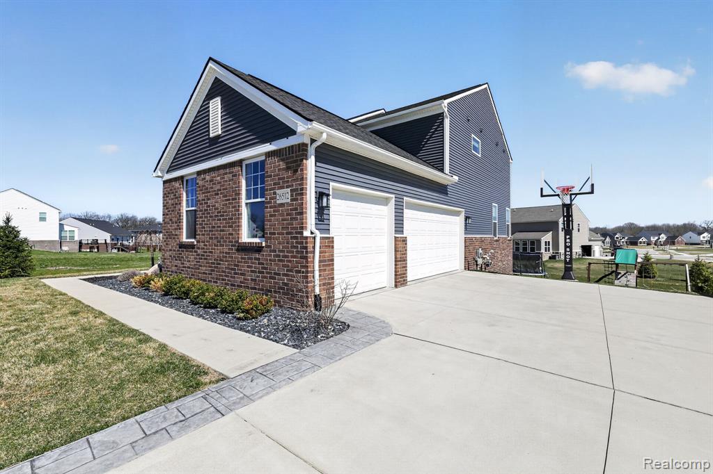 26512 International Drive, South Lyon, MI 48178 — Photo 2