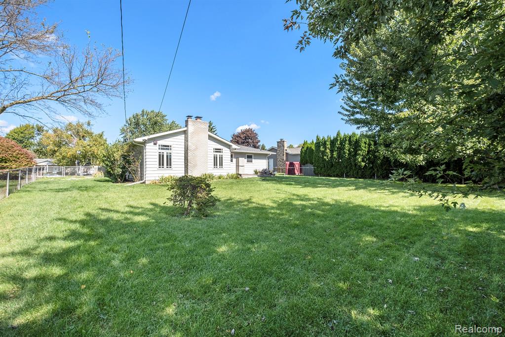 5136 Old Franklin Road, Grand Blanc, MI 48439 — Photo 17