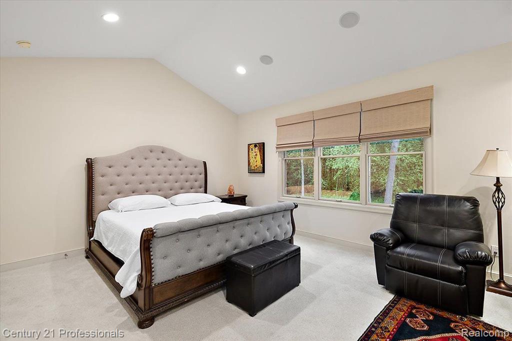 4735 OAKHURST RIDGE Road, Clarkston, MI 48348 — Photo 33