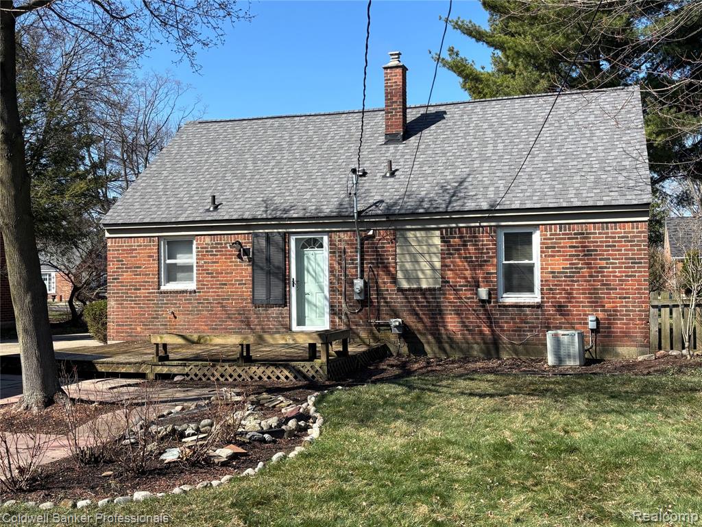 1921 Beverly Street, Sylvan Lake, MI 48320 — Photo 5