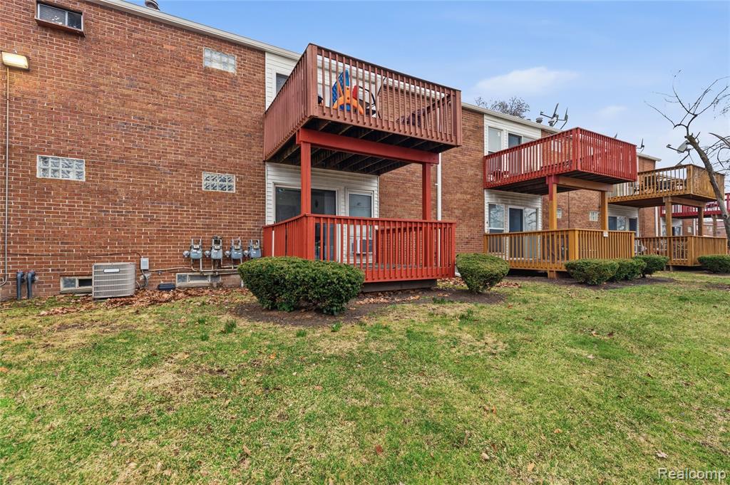 631 McDougall Street, Detroit, MI 48207 — Photo 17