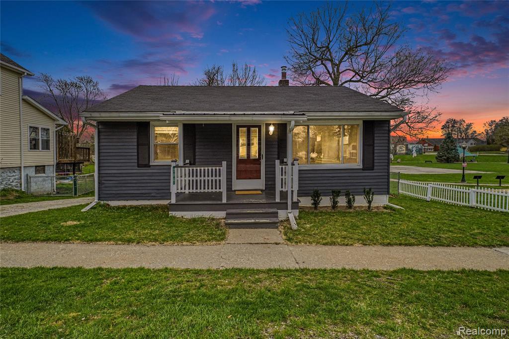 204 South Street, Fowlerville, MI 48836 — front exterior