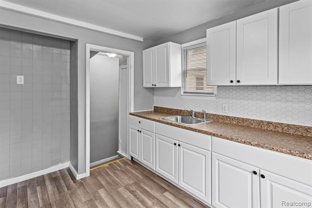7344 WESTWOOD Street, Detroit, MI 48228 — Photo 9