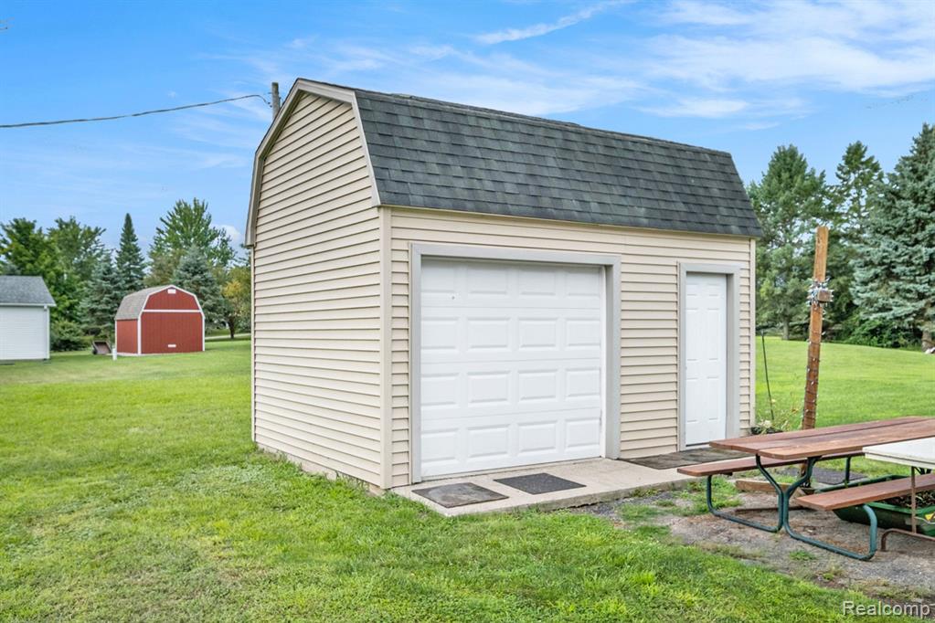701 CHASE LAKE Road, Howell, MI 48855 — Photo 26