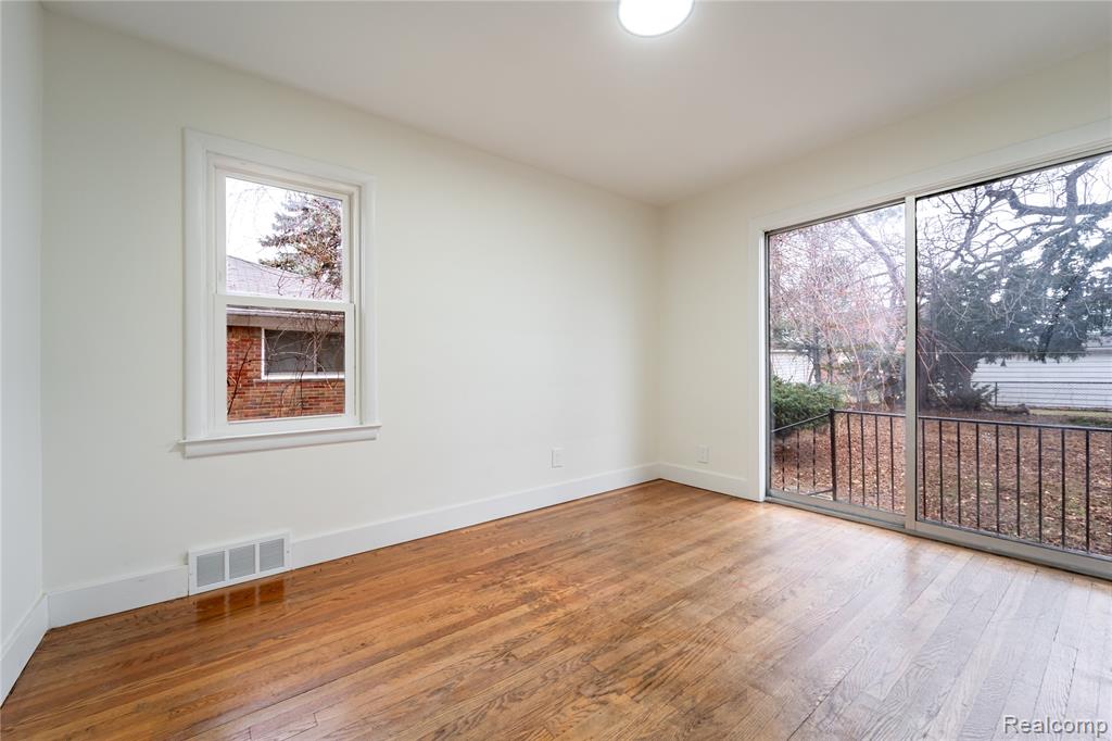 16535 Lincoln Avenue, Eastpointe, MI 48021 — Photo 24