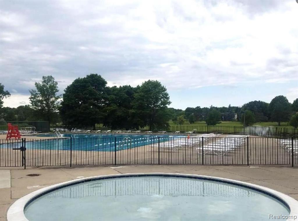 1814 BRENTWOOD Drive, Troy, MI 48098 — Photo 23