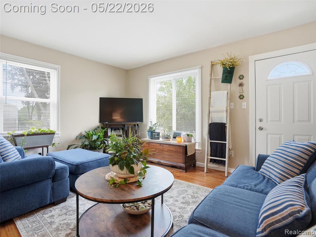 504 E Hudson Avenue, Madison Heights, MI 48071 — Photo 7