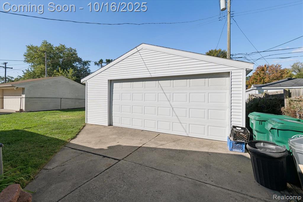 6439 Huntleigh Street, Garden City, MI — Photo 42