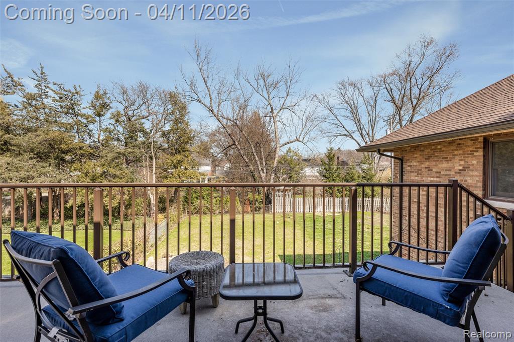 630 Lakepointe Street, Grosse Pointe, MI 48230 — Photo 17