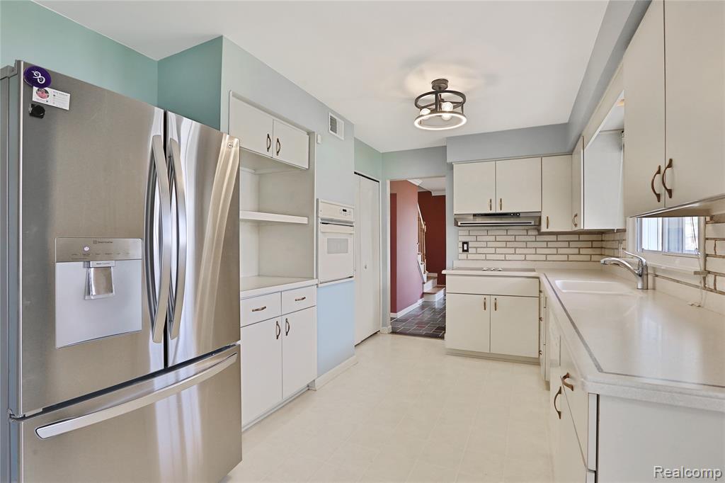32319 Nottingwood Street, Farmington, MI 48334 — Photo 15
