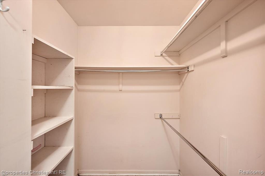 955 Rikki Ann, Wixom, MI 48393 — Photo 36
