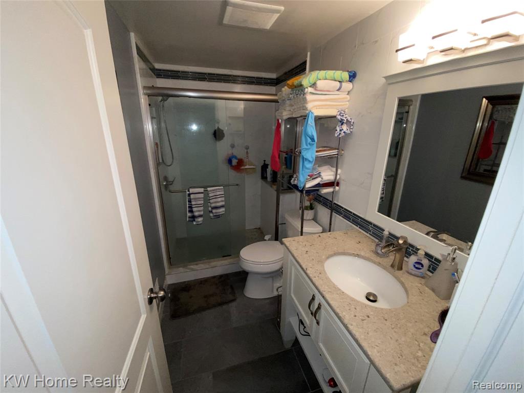 1110 Willow Grove Court, Rochester, MI 48307 — Photo 9