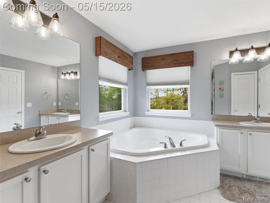 6910 Oakhurst Ridge Road, Clarkston, MI 48348 — Photo 27