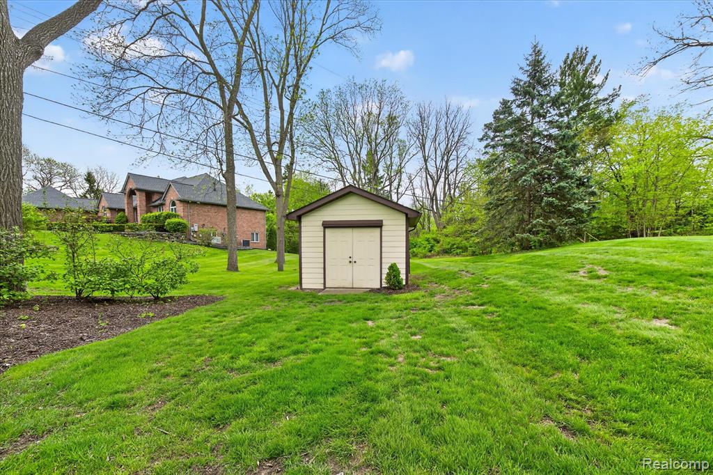 13960 Ridgewood Drive, Plymouth, MI 48170 — Photo 53