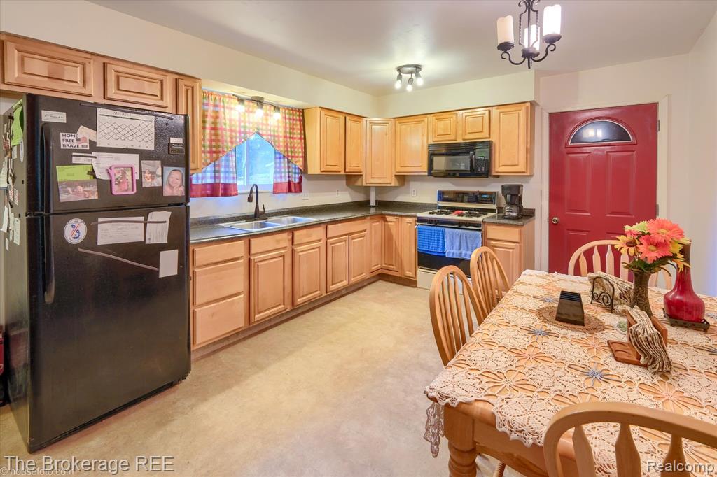 7480 Vassar Road, Otisville, MI 48463 — Photo 15