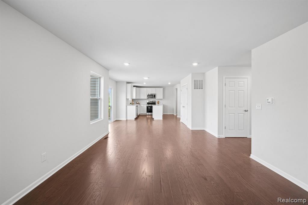 4221 Cedar Lane, Grand Blanc, MI 48439 — Photo 8