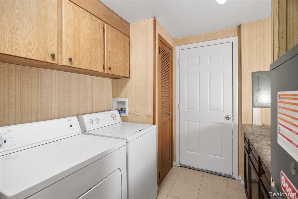 825 Smith Street, Monroe, MI 48161 — Photo 16