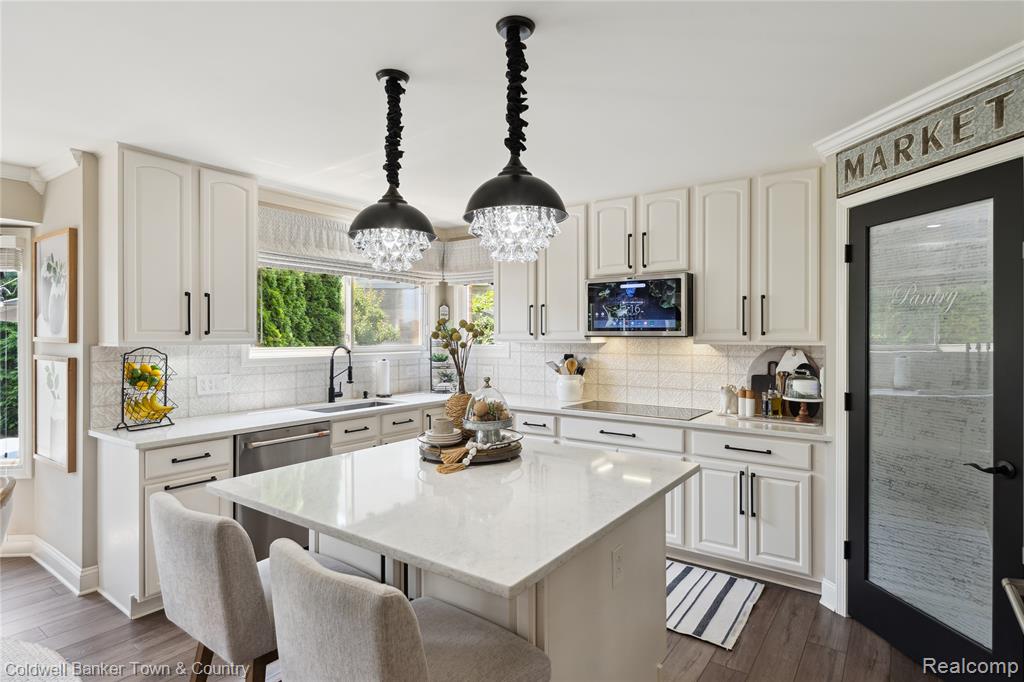 324 Nairn Circle, Highland, MI — Photo 14