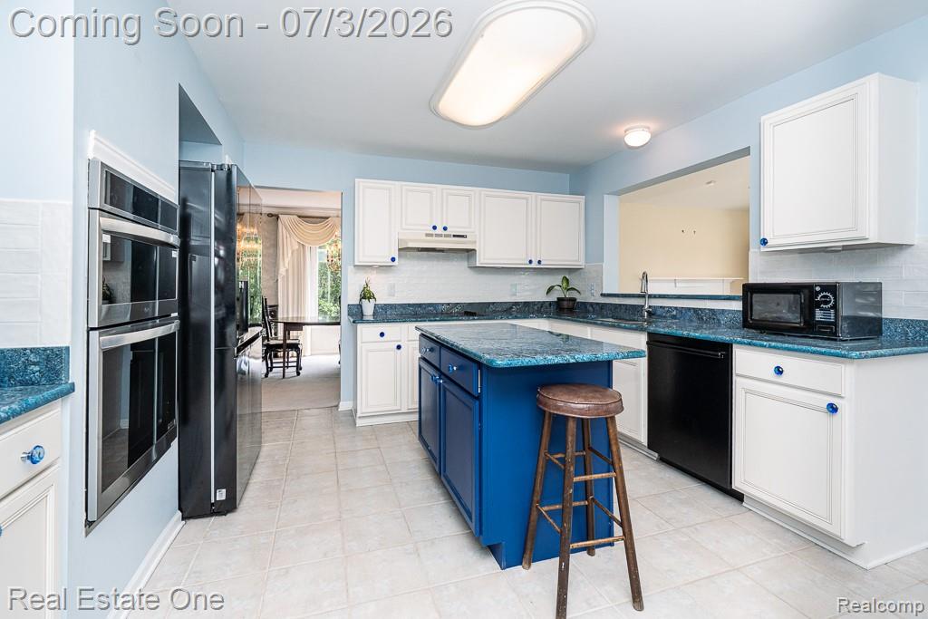 6489 Shoreline Drive, Troy, MI 48085 — Photo 15