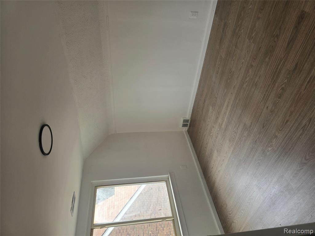 6027 Charles Street, Hamtramck, MI 48212 — Photo 17