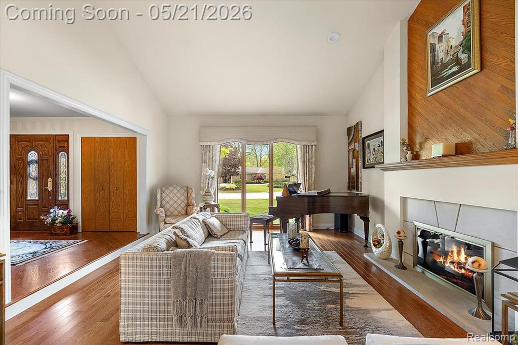 33891 Yorkridge Street, Farmington, MI 48331 — Photo 45