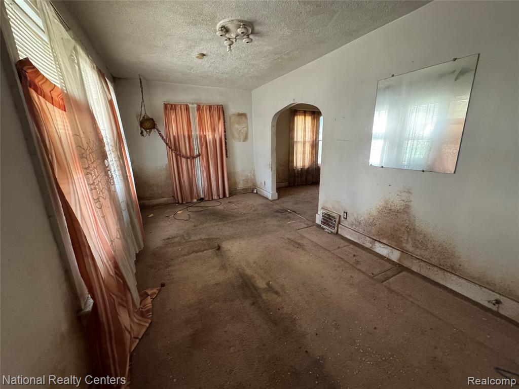 8127 E Hildale Street, Detroit, MI 48234 — Photo 2