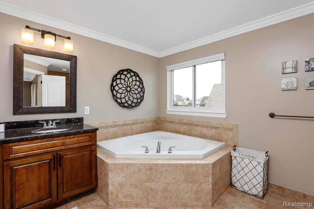 52442 Melody Drive, Macomb, MI 48042 — Photo 34