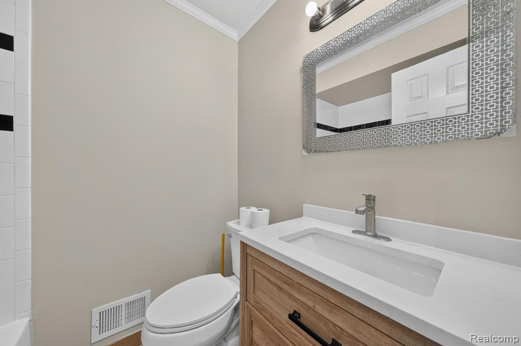 30534 Hennigan Street, Roseville, MI 48066 — Photo 18