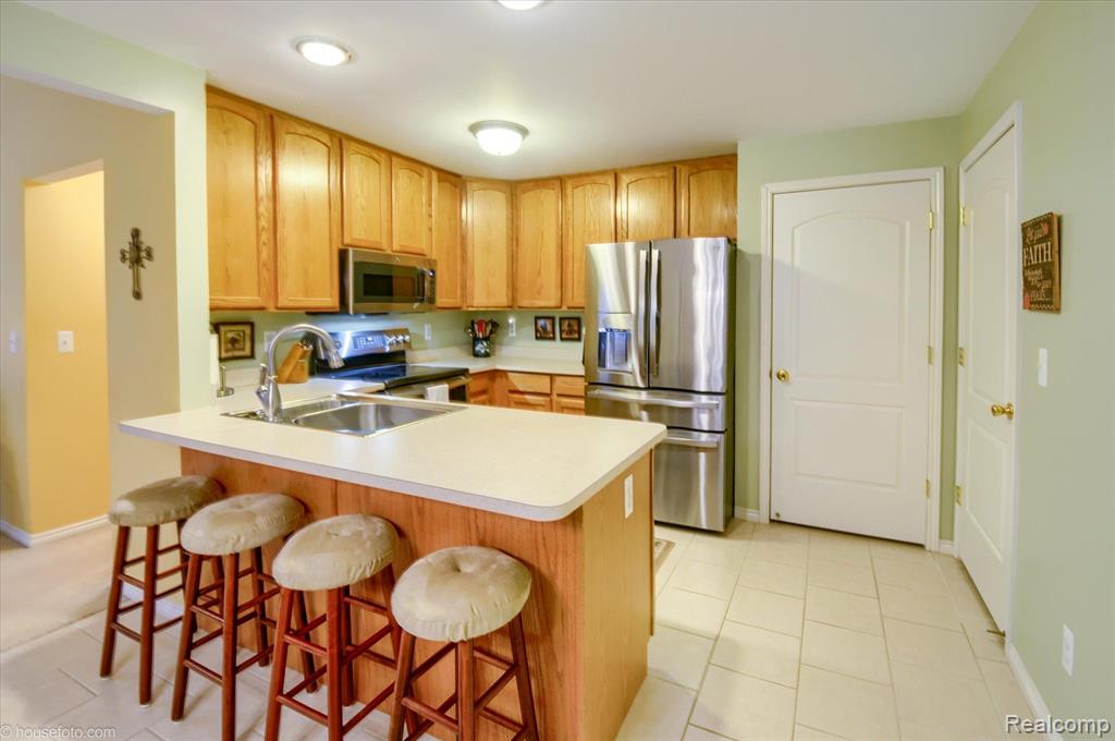 17430 N LUCILLE Circle, New Boston, MI 48164 — Photo 11