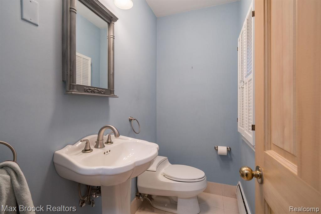 25461 Tweed Drive, Franklin, MI 48025 — Photo 33