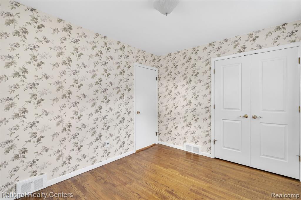 9001 E PERRIN Street, Livonia, MI 48150 — Photo 22