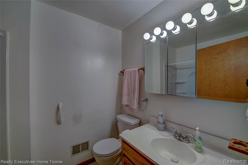 3232 Elecia Drive, Port Huron, MI 48060 — Photo 11