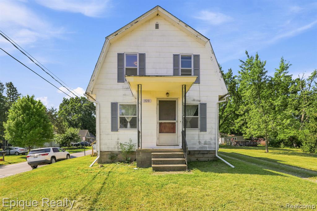 920 Farr Avenue, Owosso, MI 48867 — front exterior