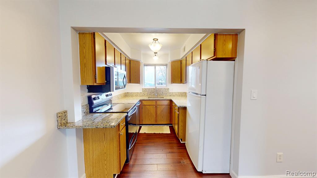 42580 Plymouth Hollow Drive, Plymouth, MI 48170 — Photo 12